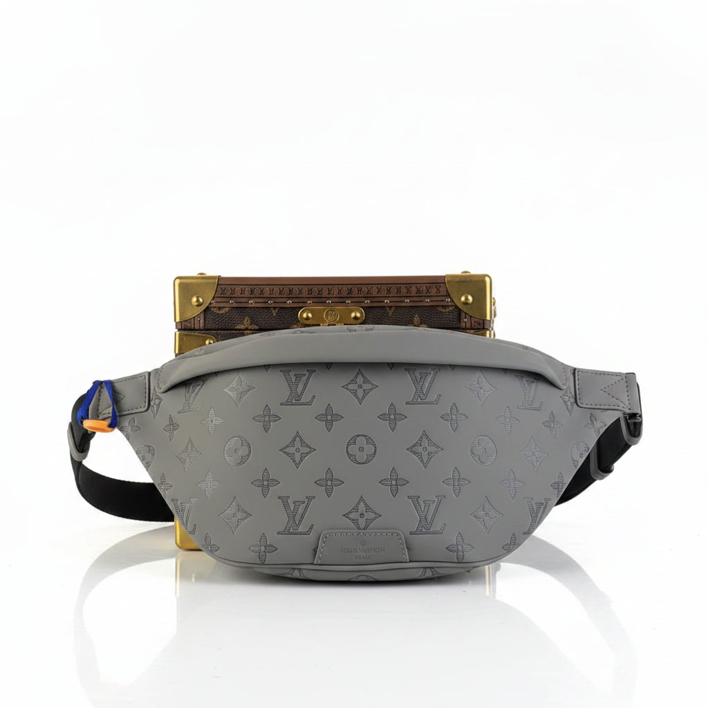 LV Discovery Bumbag PM – Grey Monogram Shadow