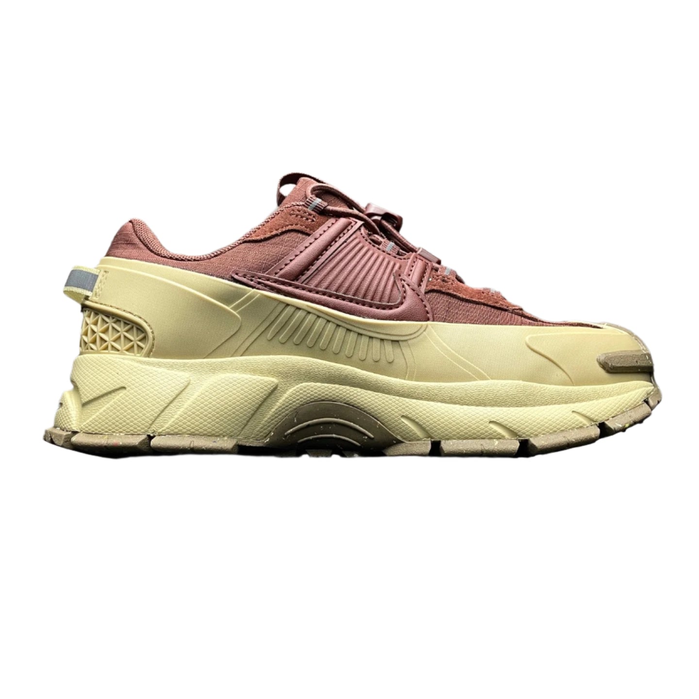 Nike Zoom Vomero Roam 'Flax'