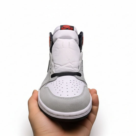 Air Jordan 1 Retro High OG "Light Smoke Grey"
