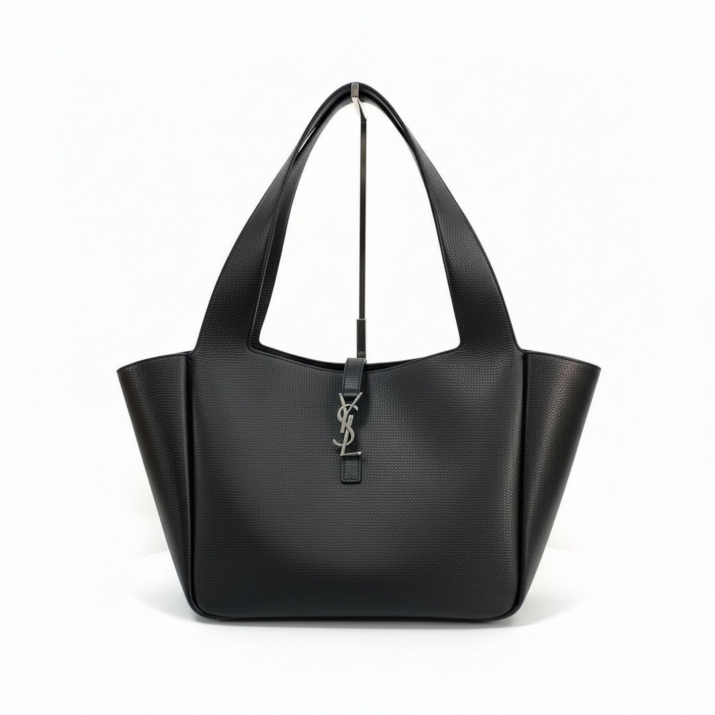 Le 5 À 7 Bea Black Grained Leather Tote Bag