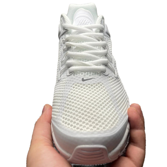 Nike Air Max 2013 "White/Metallic Silver"