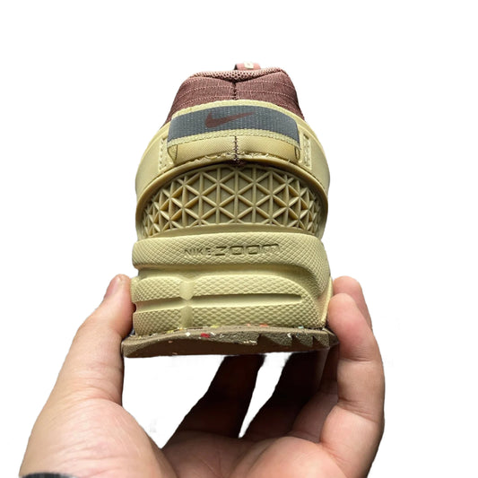 Nike Zoom Vomero Roam 'Flax'