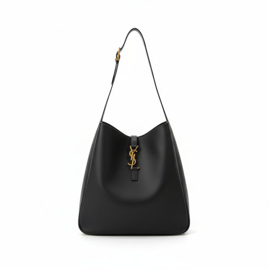 Le 5 À 7 Supple Black Leather Hobo Bag