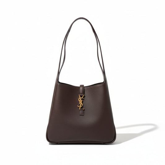 Le 5 À 7 Supple Small Brown Leather Shoulder Bag