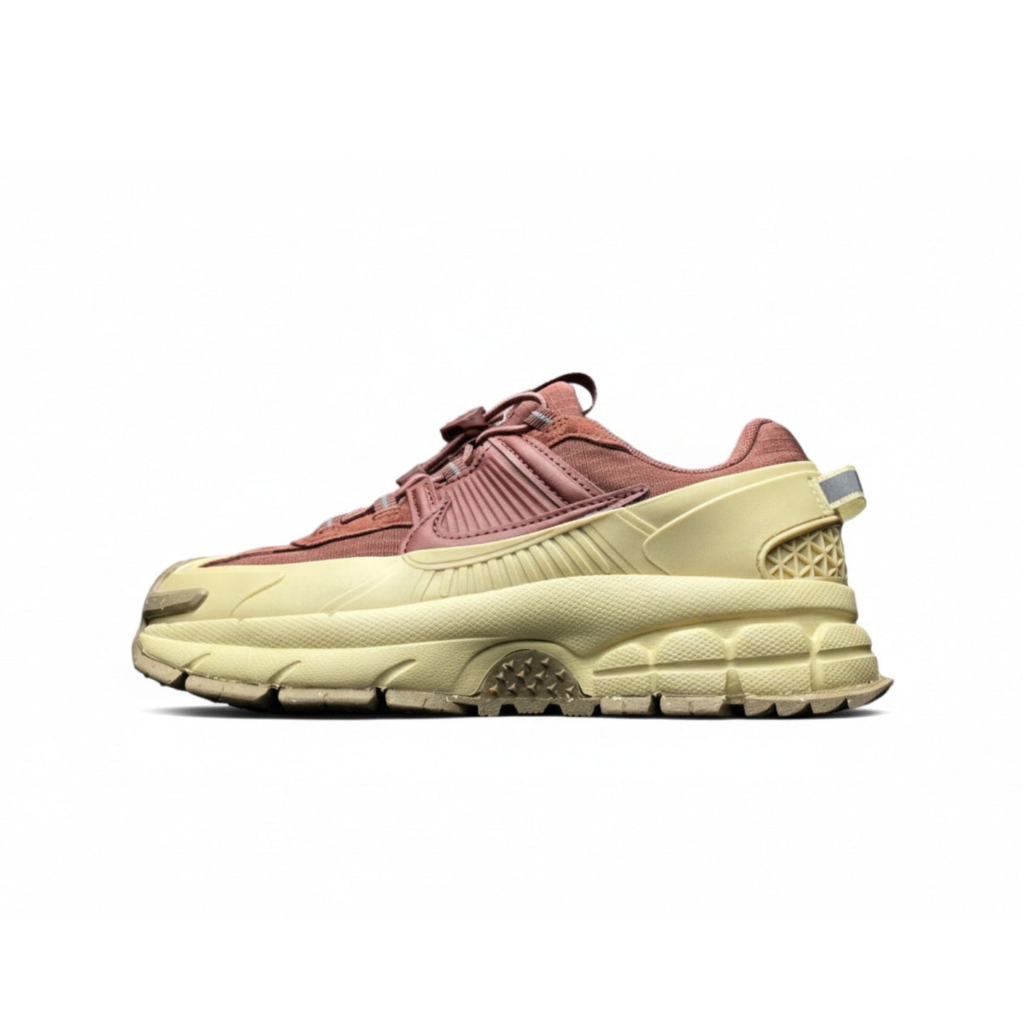 Nike Zoom Vomero Roam 'Flax'