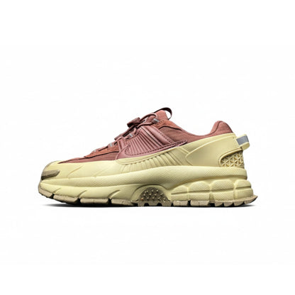 Nike Zoom Vomero Roam 'Flax'