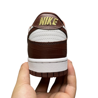 Nike SB Dunk Low Supreme Stars 'Barkroot Brown'