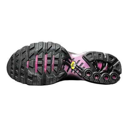 Nike Air Max Plus “Black/Pink”