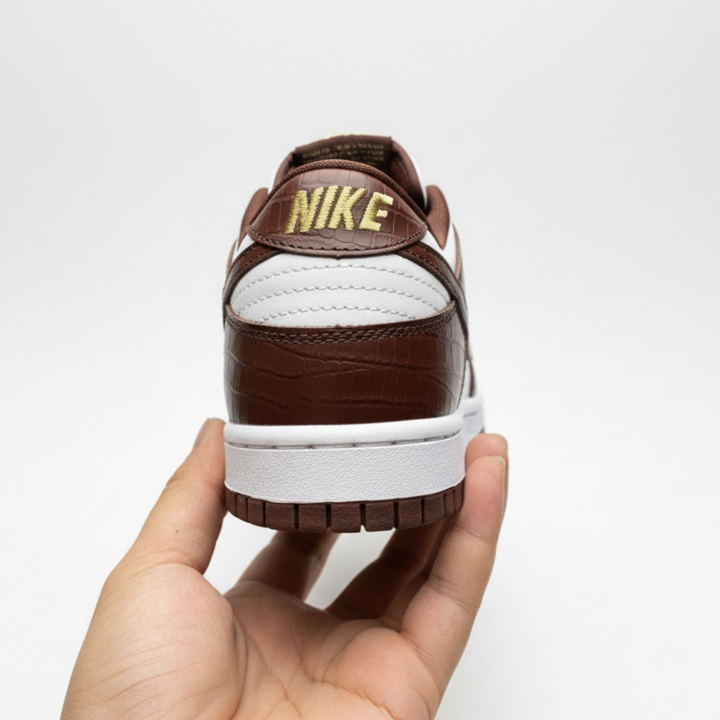 Nike SB Dunk Low Supreme Stars 'Barkroot Brown'