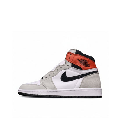 Air Jordan 1 Retro High OG "Light Smoke Grey"