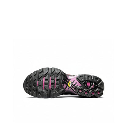 Nike Air Max Plus “Black/Pink”