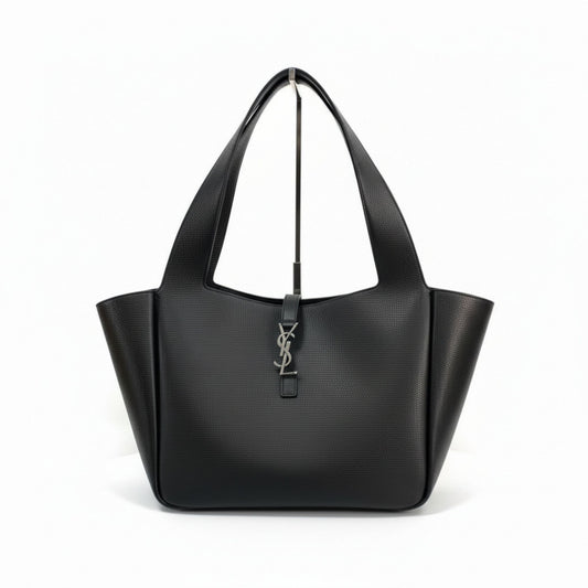 Le 5 À 7 Bea Black Grained Leather Tote Bag
