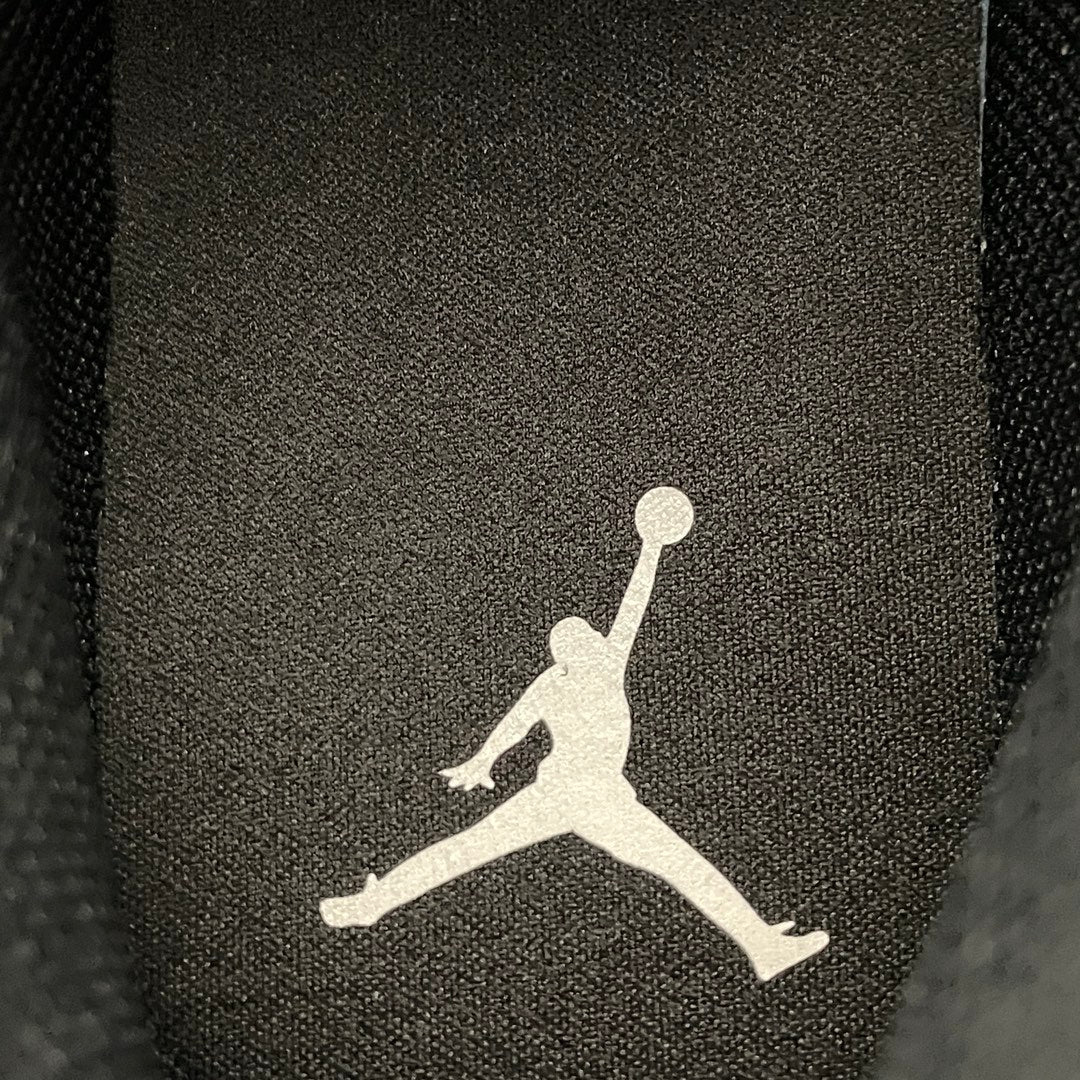 Air Jordan 1 Mid 'Iron Grey'