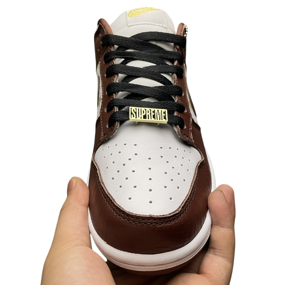 Nike SB Dunk Low Supreme Stars 'Barkroot Brown'