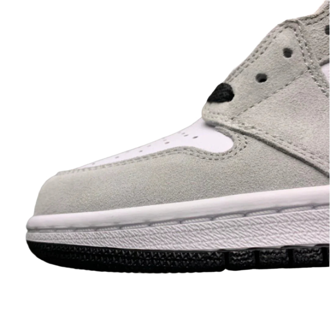 Air Jordan 1 Retro High OG "Light Smoke Grey"