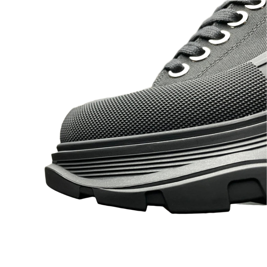 Alexander McQueen Tread Slick Low Lace Up Sneakers Black