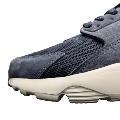 Nike Air Huarache Run SE – Black / Wolf Grey