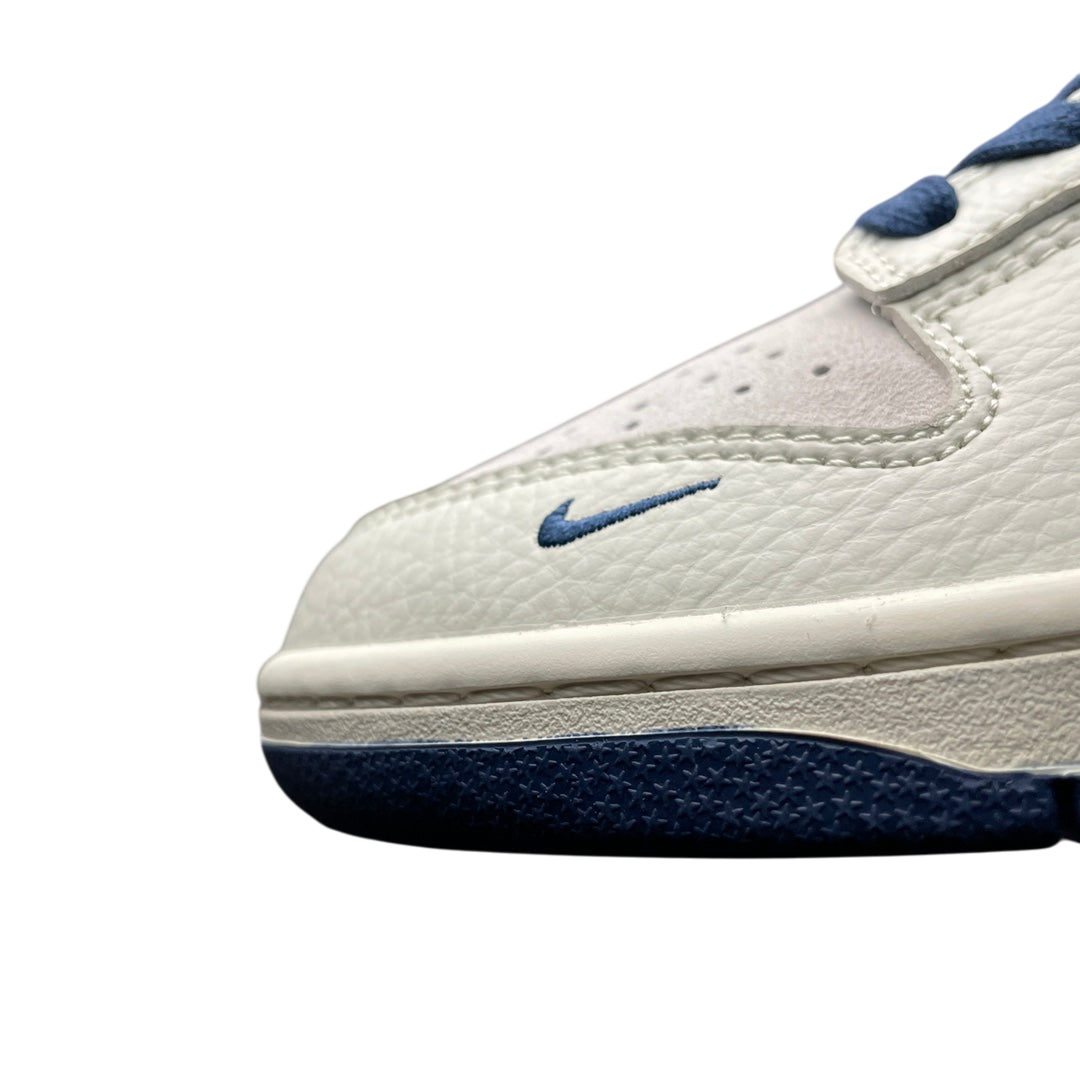 Supreme x Nike SB Dunk Low Navy Blue